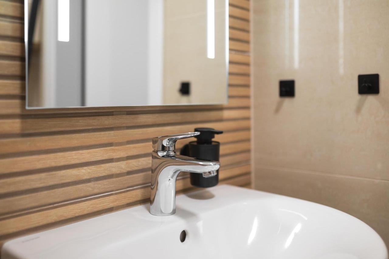 Koje Fuenf I Apartment In Stadtmitte Mit Parkplatz Бремерхавен Екстериор снимка
